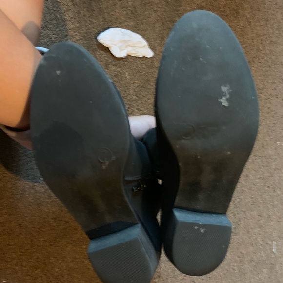 Black booties - Picture 1 of 3